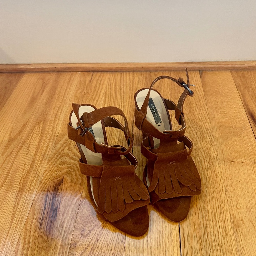 Zara Brown Suede Fringe Wedge Sz 7.5